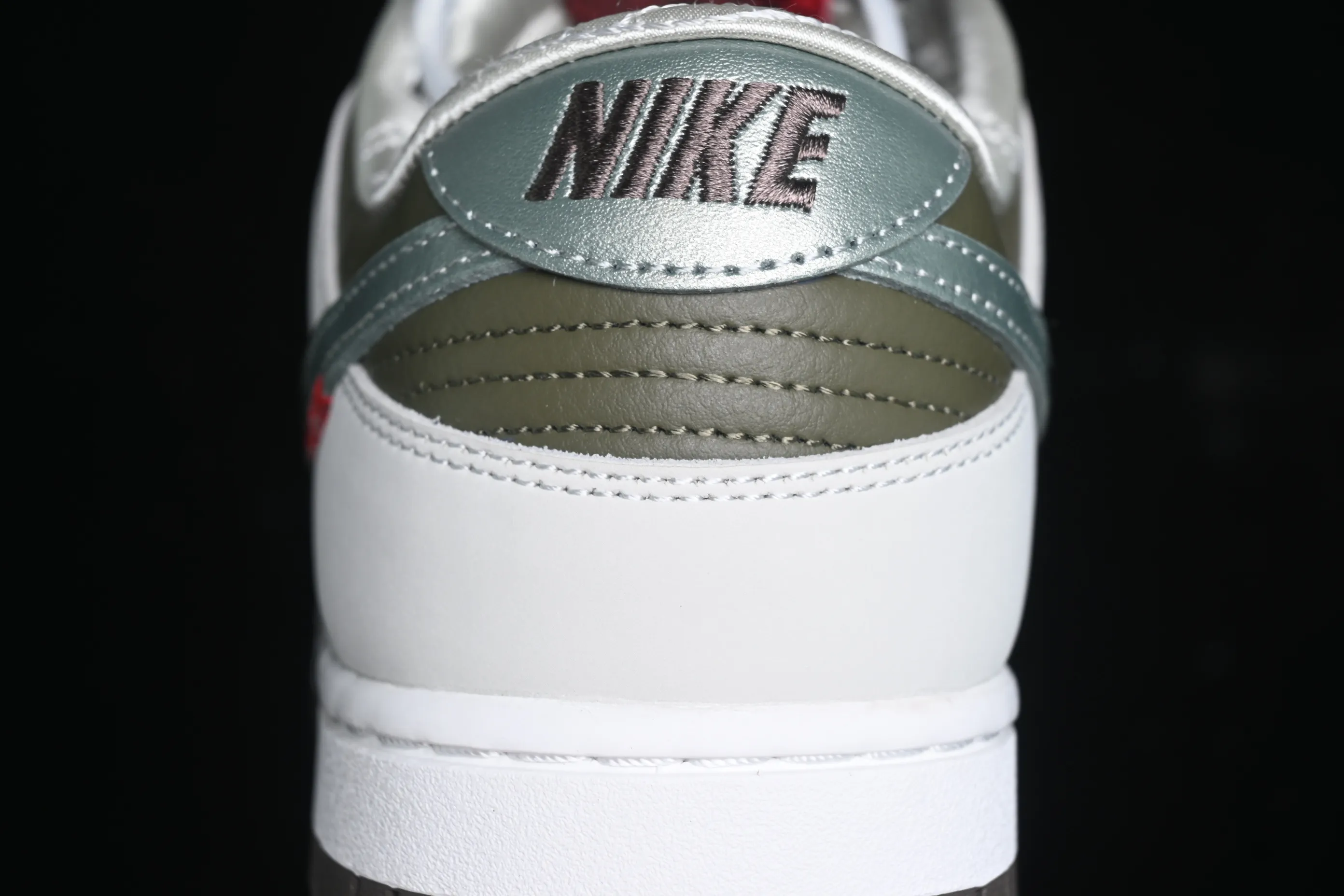 All Categories Nk SB Dunk Series Nk SB Dunk Low Low-top sneakers Nk Dunk Low "Year of the Snake" Year of the Snake Spring Festival limited low-top casual sneakers HV5980-231